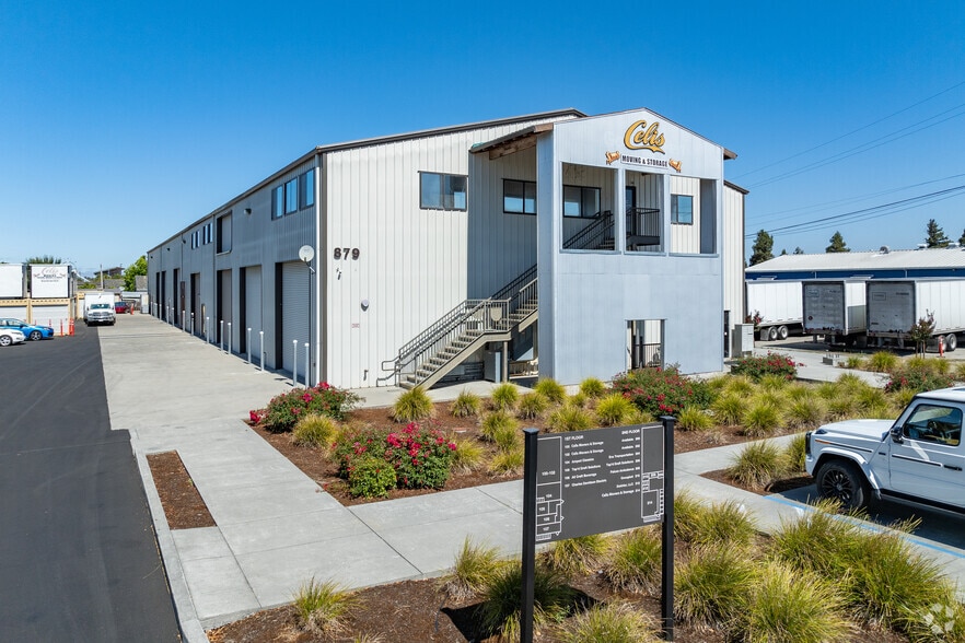 879 Lindberg Ln, Petaluma, CA for lease - Building Photo - Image 2 of 4