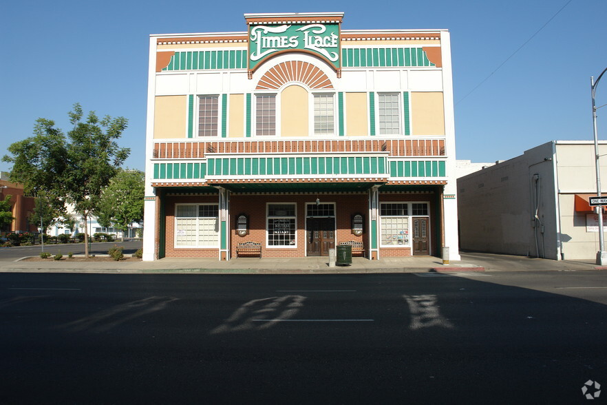 111 S Court St, Visalia, CA for lease - Primary Photo - Image 1 of 2