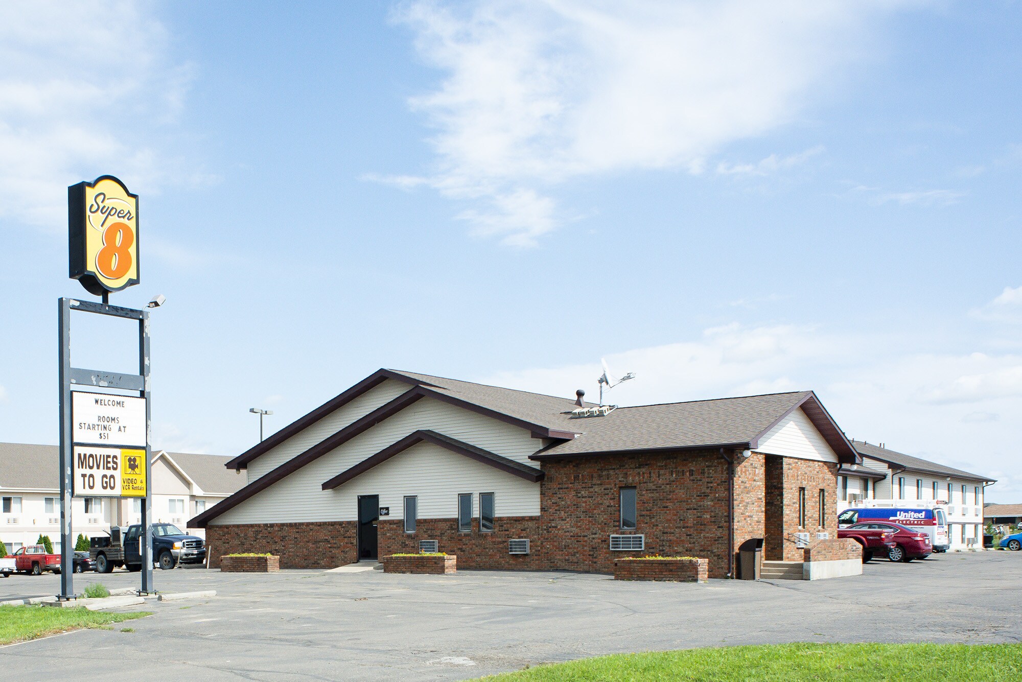1904 N Merrill Ave, Glendive, MT for sale Building Photo- Image 1 of 1
