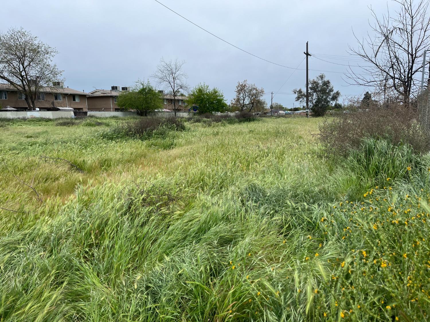1013 E Yosemite Ave, Madera, CA for sale Building Photo- Image 1 of 3