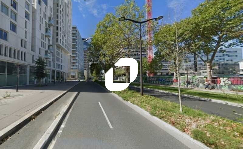 Retail in Paris for lease Building Photo- Image 1 of 3