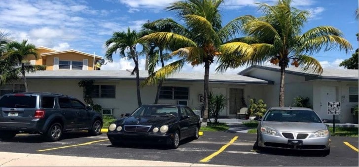 109 SE 9th St, Hallandale Beach, FL for sale Primary Photo- Image 1 of 3