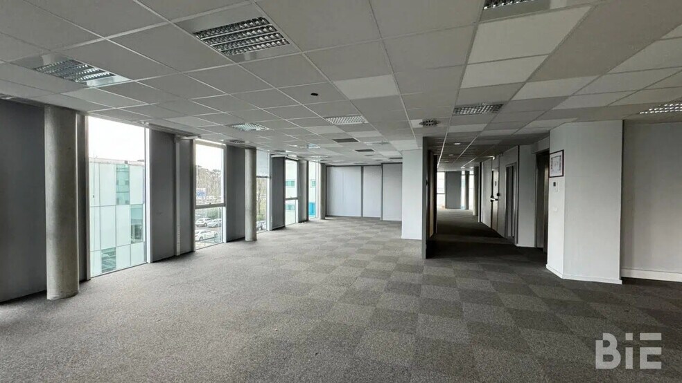 Office in Pessac for lease - Building Photo - Image 3 of 6