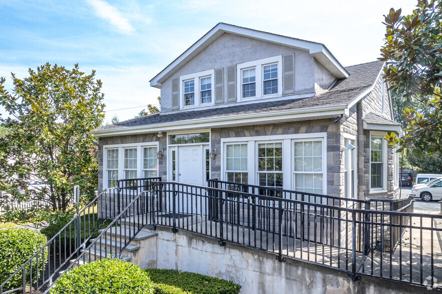 455 Woodland Ave, Cherry Hill, NJ for sale - Primary Photo - Image 1 of 1