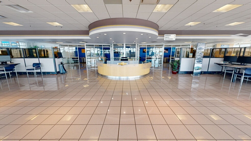 3921 Frederick Ave, Saint Joseph, MO for sale - Matterport 3D Scan - Image 2 of 81