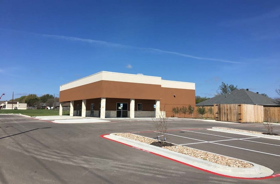 5902 W Adams Ave, Temple, TX for sale - Primary Photo - Image 1 of 8