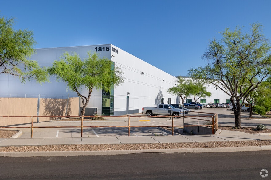 1800 S Research Loop, Tucson, AZ for lease - Building Photo - Image 3 of 4