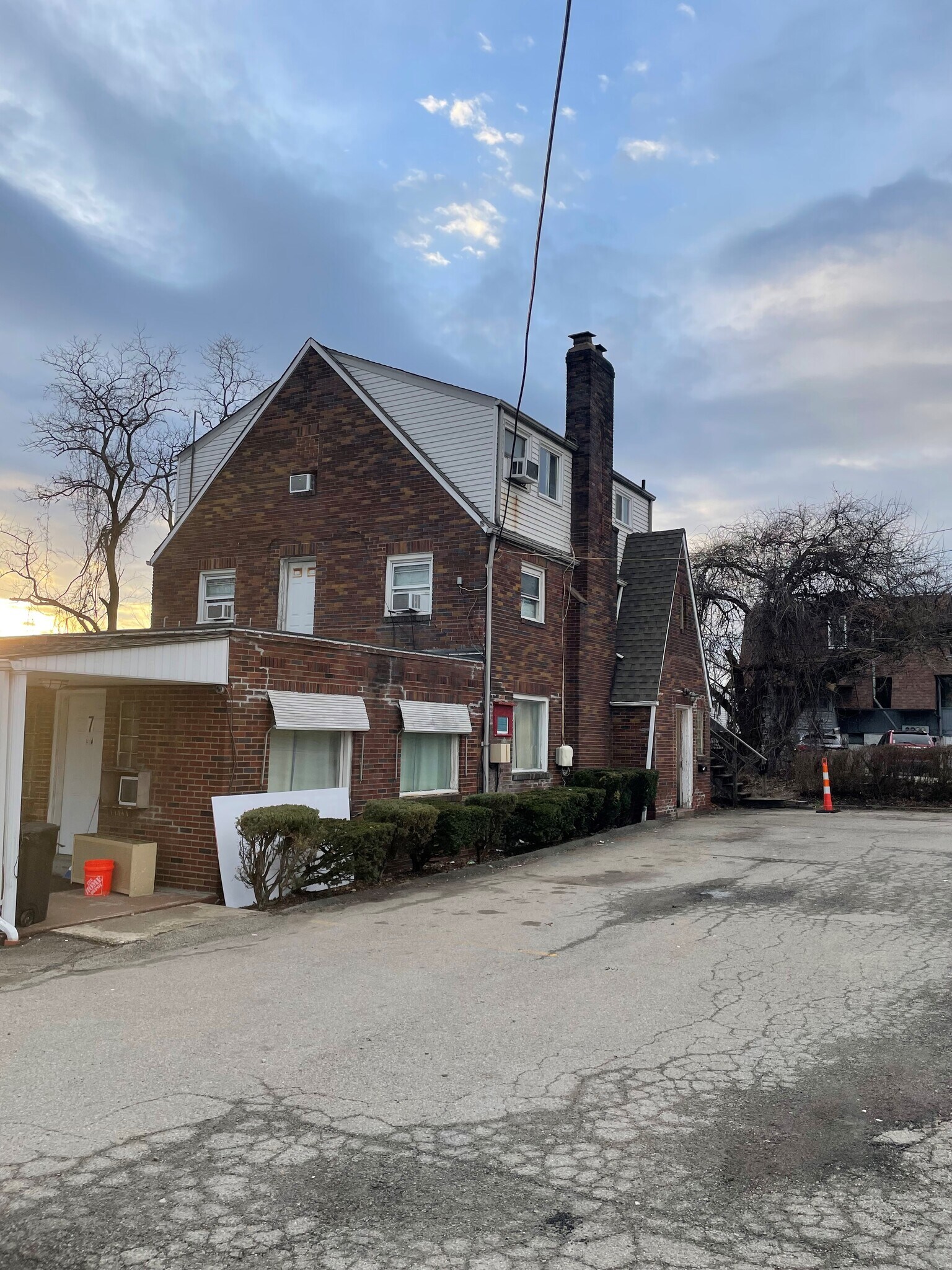 1308 Lincoln Hwy, North Versailles, PA 15137 Siesta Motel