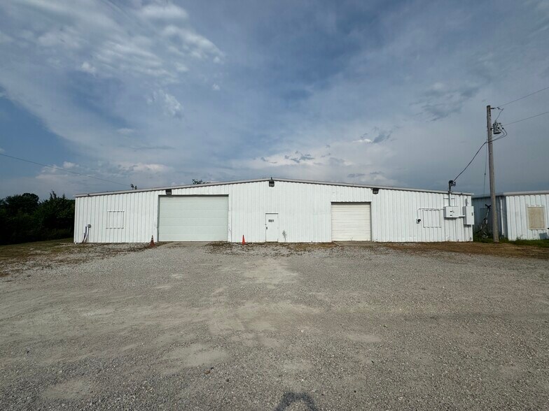 315 Lions Estates Dr, Jonesburg, MO for lease - Primary Photo - Image 1 of 10