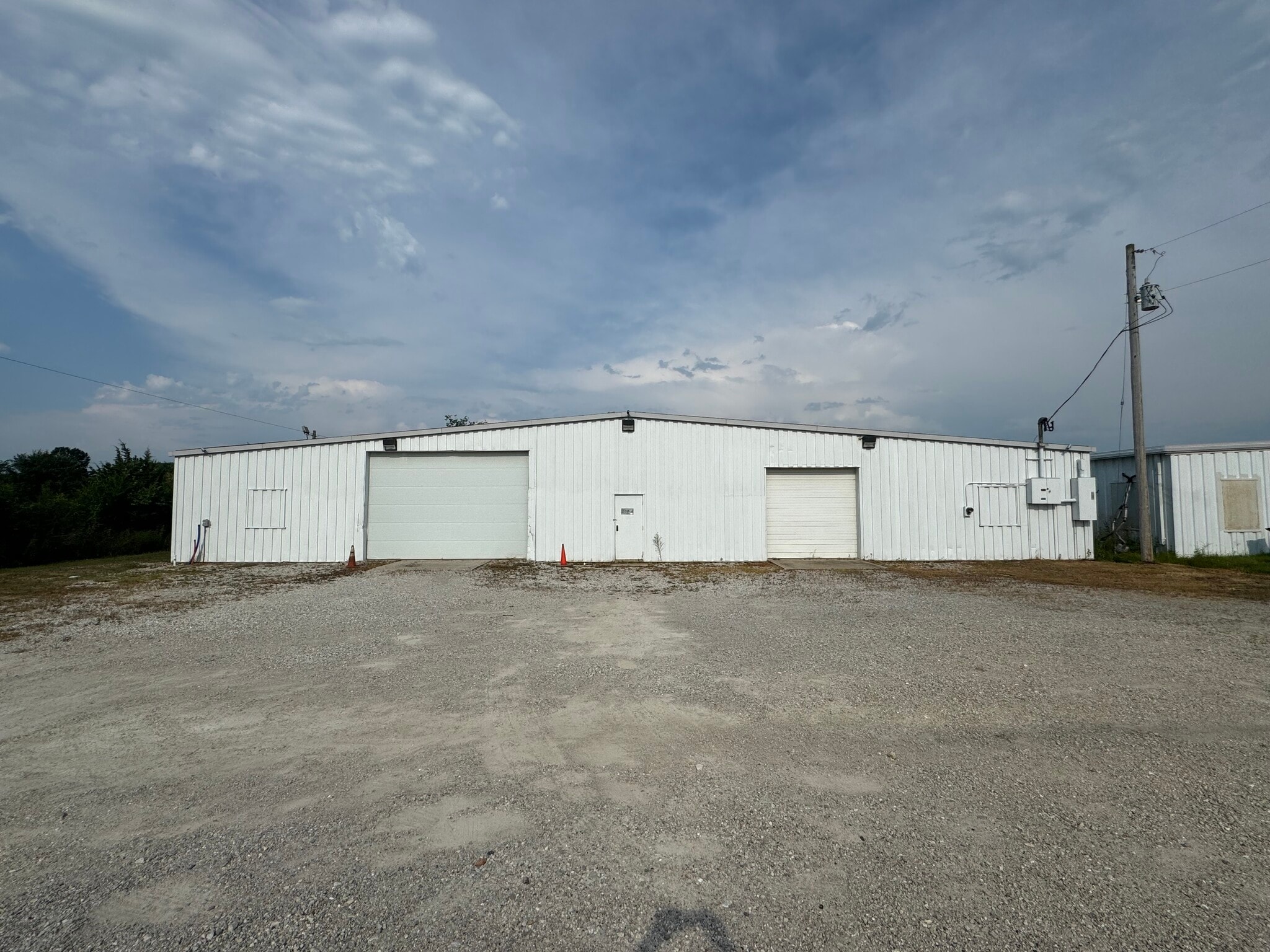 315 Lions Estates Dr, Jonesburg, MO for lease Primary Photo- Image 1 of 11