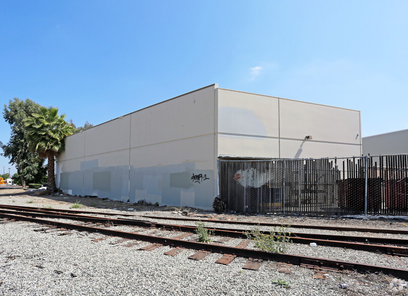 9211 Greenleaf Ave, Santa Fe Springs, CA for lease - Building Photo - Image 2 of 7