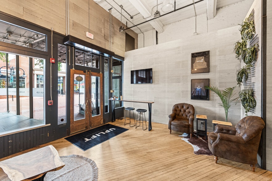 317 E Water St, Charlottesville, VA for sale - Interior Photo - Image 3 of 50