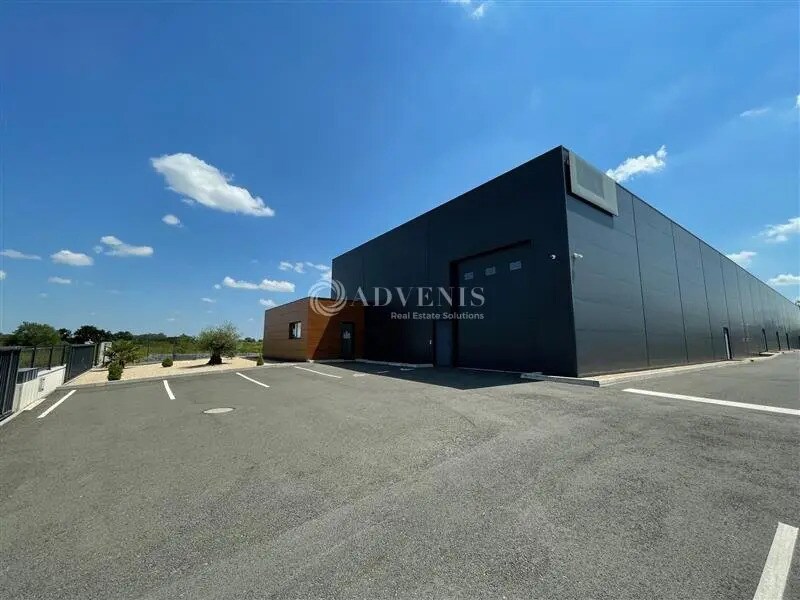 Flex in Meung-sur-Loire for lease Building Photo- Image 1 of 9