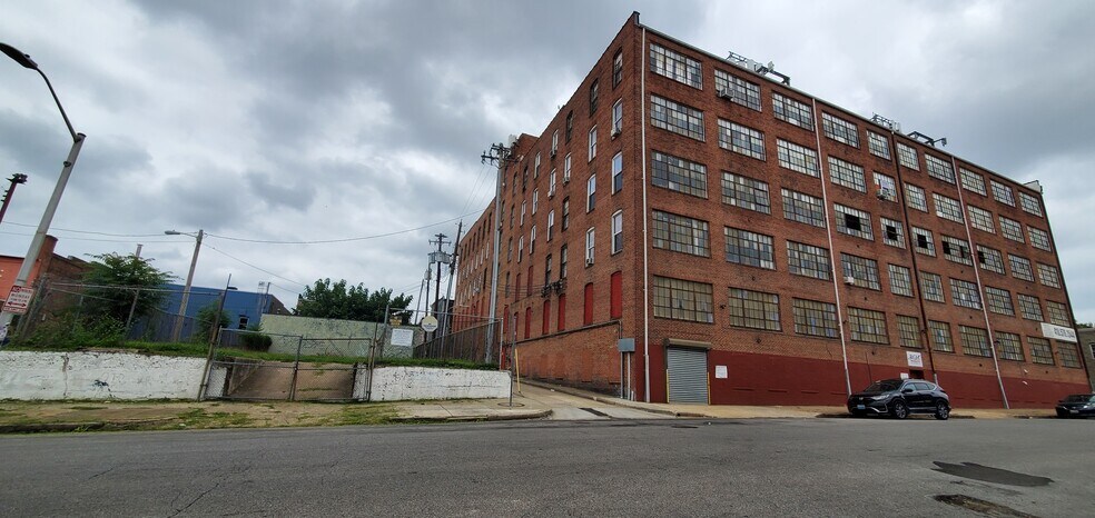 208 S Pulaski St, Baltimore, MD for lease - Building Photo - Image 2 of 20