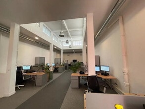 Office in Marseille for lease Interior Photo- Image 2 of 10