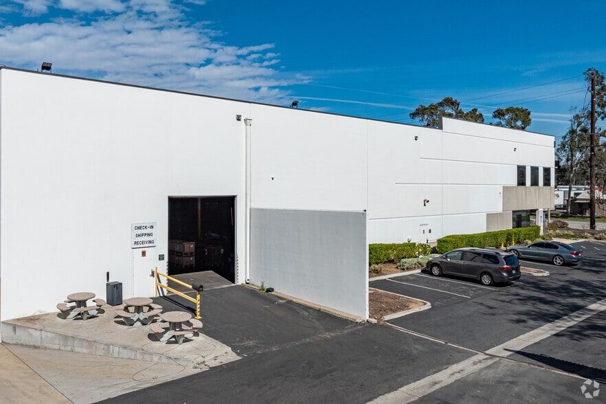 10660 Mulberry Ave, Fontana, CA for lease - Building Photo - Image 3 of 7