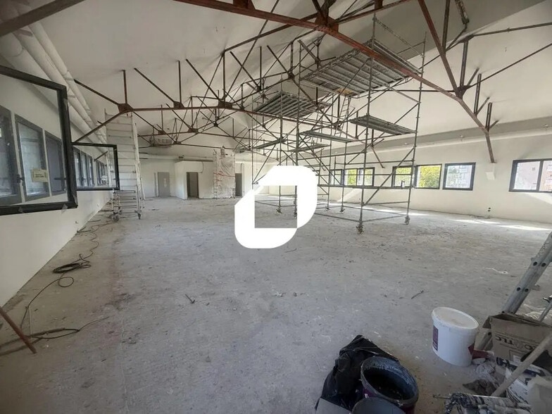 Office in Neuilly-sur-Marne for lease - Construction Photo - Image 1 of 8