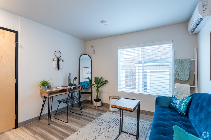 5434 SE Milwaukie Ave, Portland, OR for sale - Interior Photo - Image 3 of 24