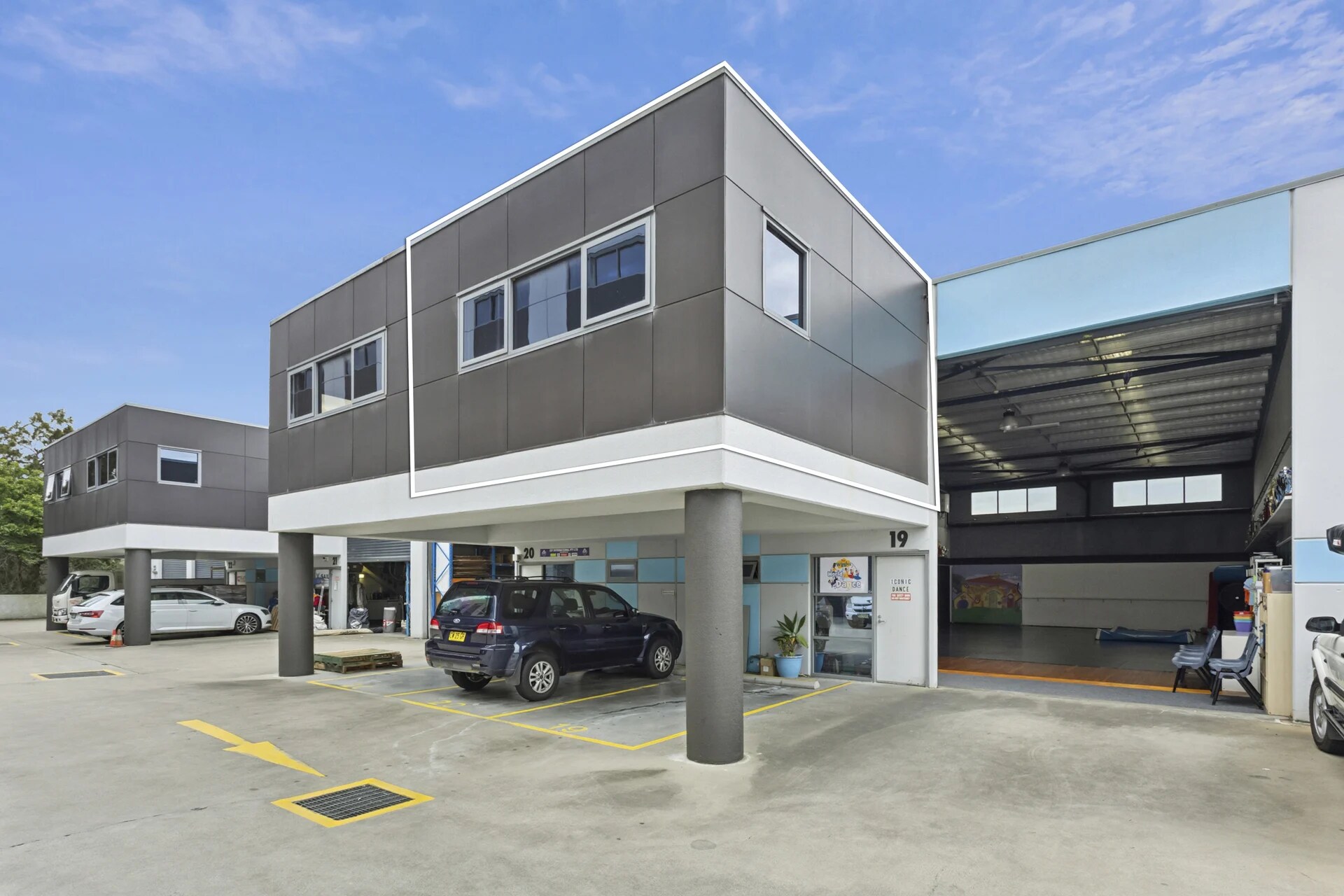 122-126 Old Pittwater Rd, Brookvale for lease Building Photo- Image 1 of 4