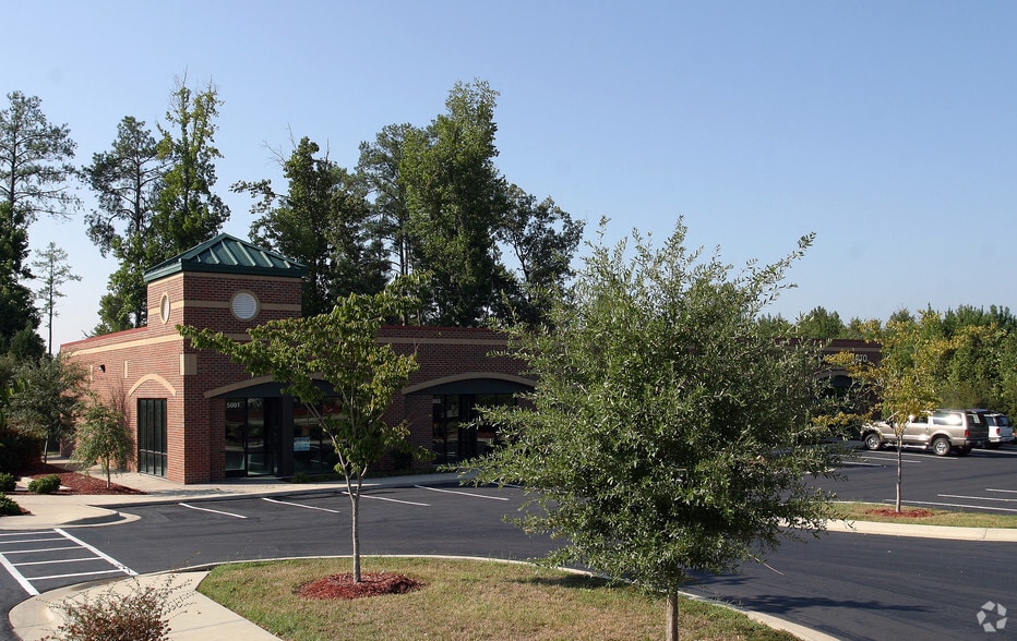 5001-5009 Village Park Dr, Knightdale, NC for lease - Building Photo - Image 2 of 5
