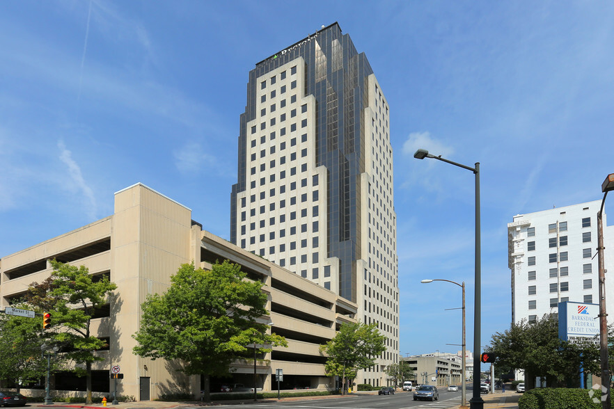 333 Texas St, Shreveport, LA for lease - Building Photo - Image 3 of 9