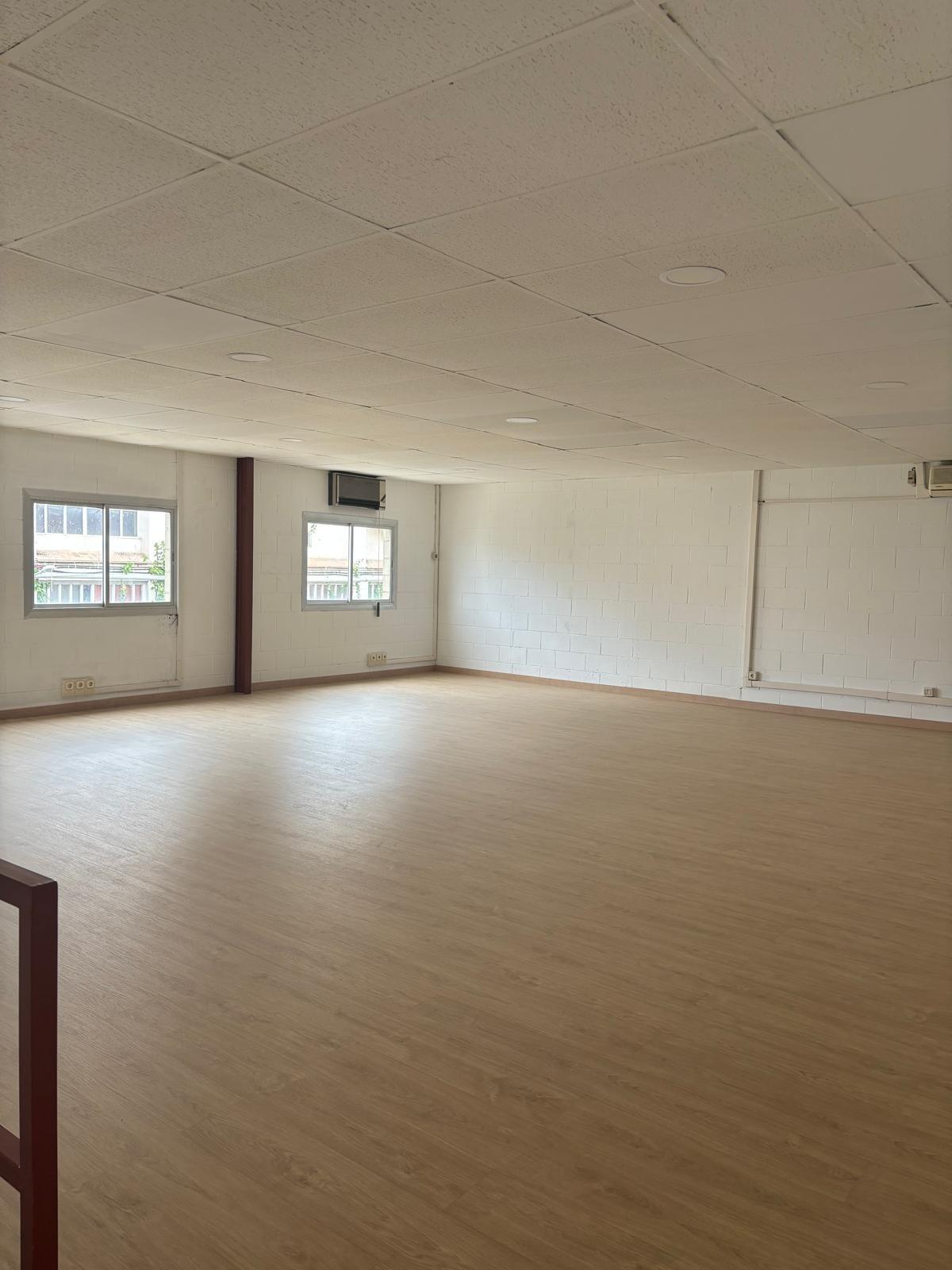 Carrer de Josep Anselm Clavé, 15, L'Hospitalet de Llobregat, Barcelona for lease Interior Photo- Image 1 of 1