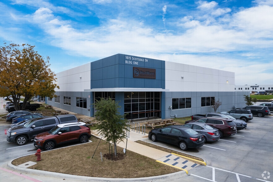 1615 Scottsdale Dr, Cedar Park, TX for sale - Building Photo - Image 2 of 10