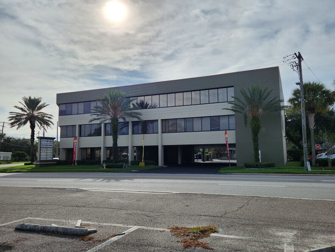 3502 Henderson Blvd, Tampa, FL for lease Interior Photo- Image 1 of 11