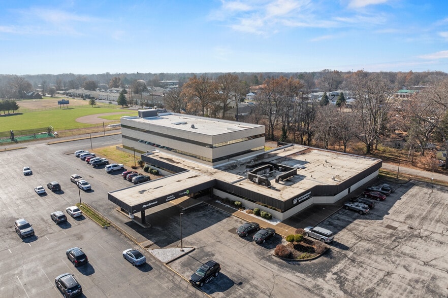 4411 Washington Ave, Evansville, IN for lease - Building Photo - Image 2 of 18