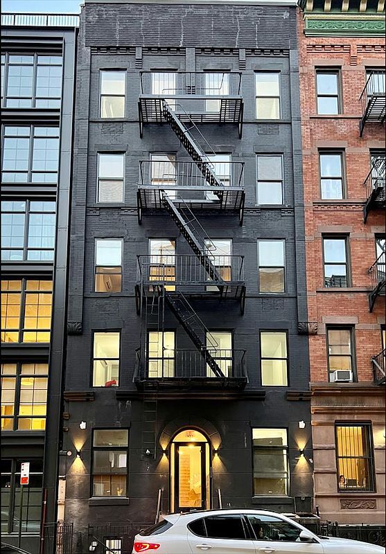 322 E 93rd St, New York, NY 10128 - 20-Unit Turn-Key Multifamily | LoopNet