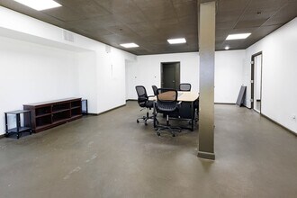21 W Mountain St, Fayetteville, AR for lease Interior Photo- Image 2 of 5