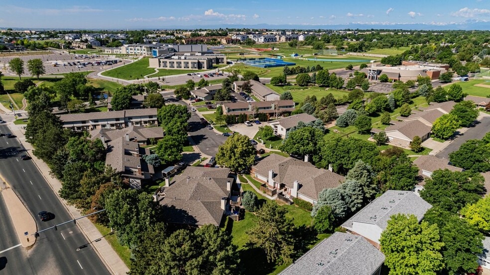 35th Avenue Court Multi-Family Portfolio portfolio of 2 properties for sale on LoopNet.com - Primary Photo - Image 1 of 2