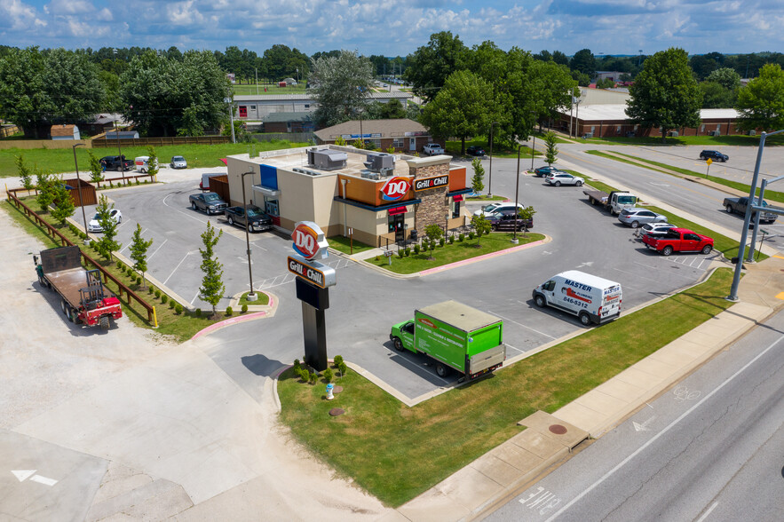 310 W Main St, Farmington, AR for sale - Building Photo - Image 1 of 1