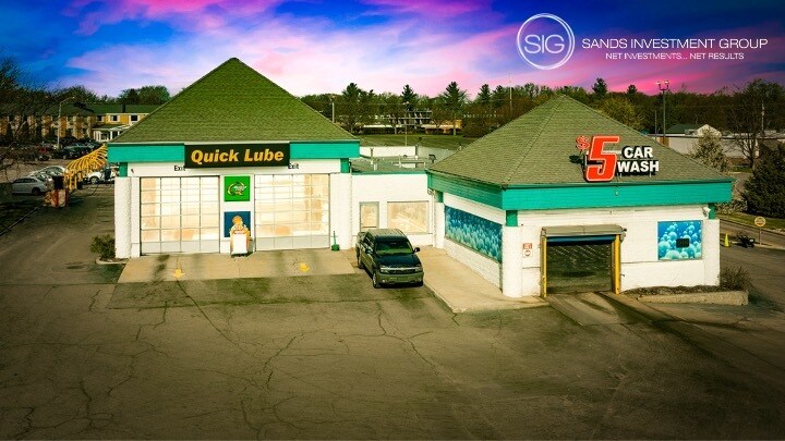 3241 Plainfield Ave NE, Grand Rapids, MI for sale - Primary Photo - Image 1 of 1