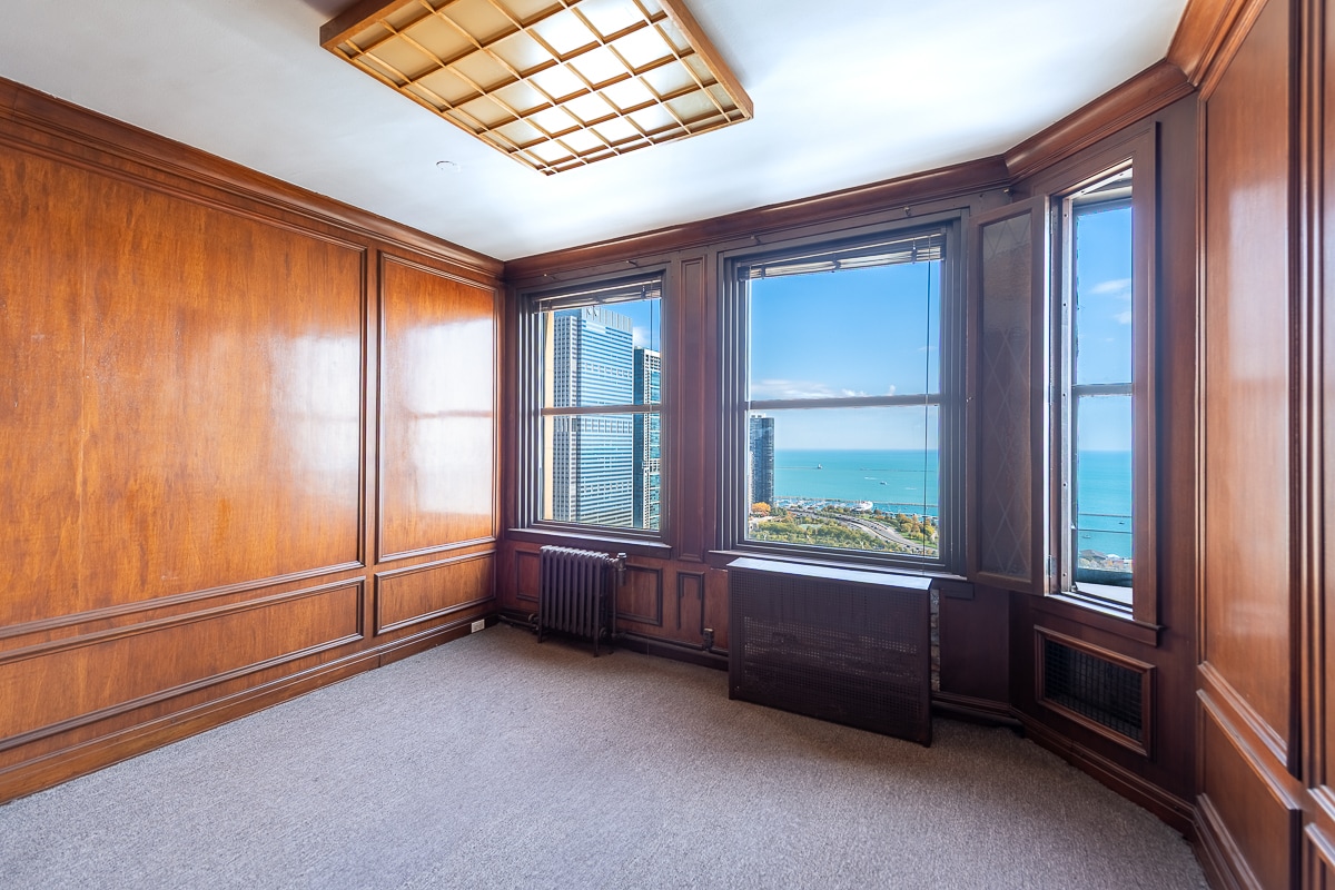 8 S Michigan Ave, Chicago, IL for lease Interior Photo- Image 1 of 8