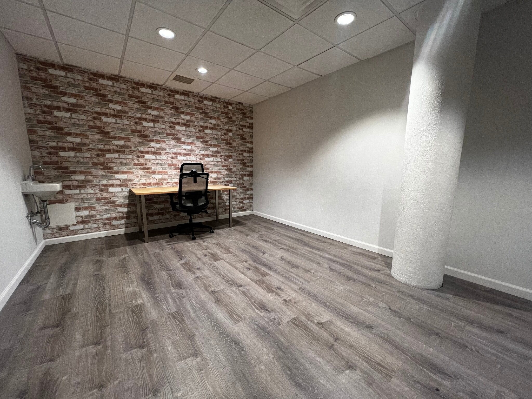 1680 Fruitville Rd, Sarasota, FL for lease Interior Photo- Image 1 of 1