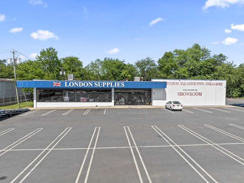 690 State Route 18, East Brunswick, NJ for lease - Building Photo - Image 2 of 6