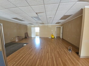 435 Hollywood Ave, Fairfield, NJ for lease Interior Photo- Image 2 of 6