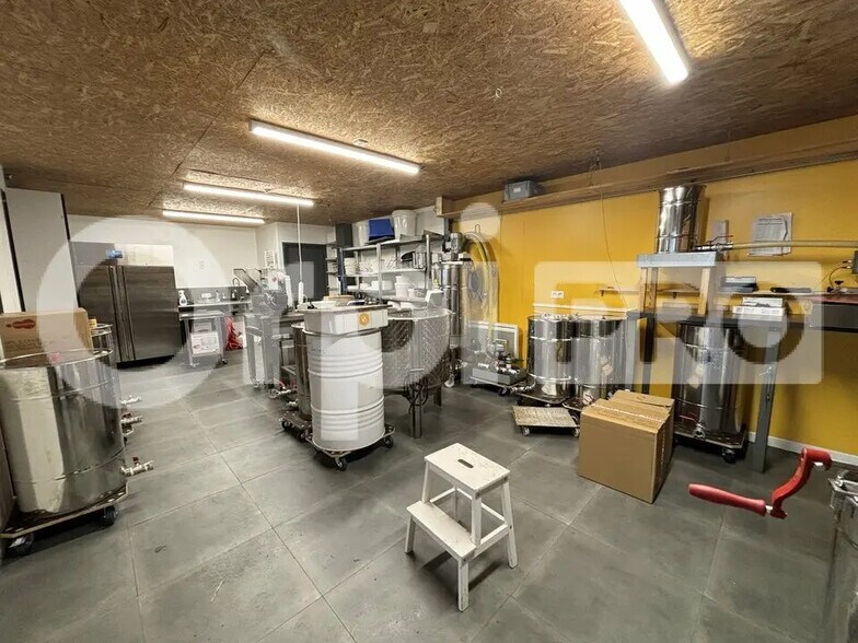 Flex in Compiègne for lease - Interior Photo - Image 2 of 5