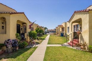 562 S Fetterly Ave, East Los Angeles CA - Convenience Store