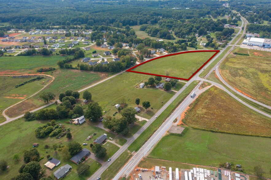 Taylorsville Hwy, Statesville, NC for sale - Building Photo - Image 2 of 6