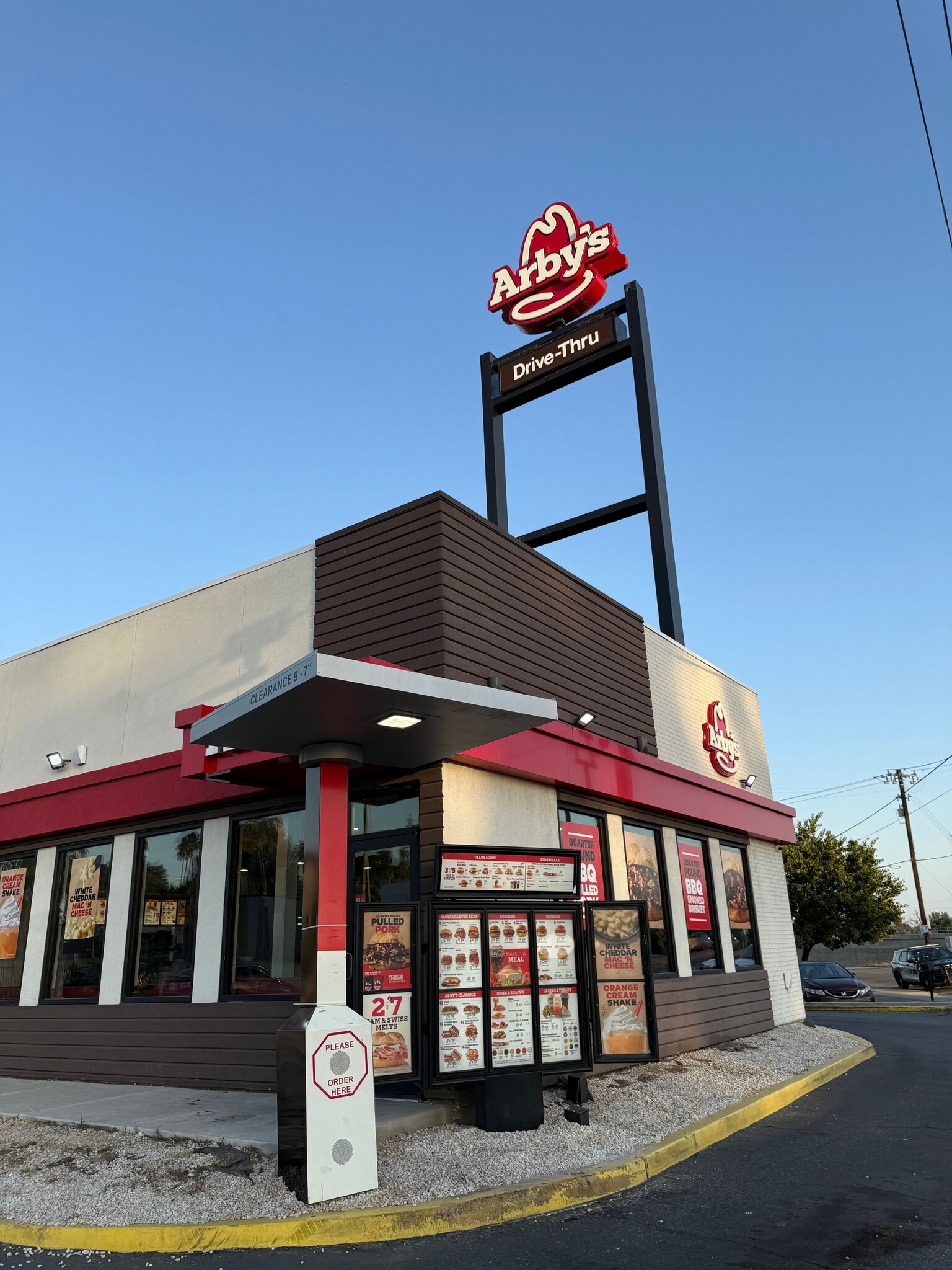 2610 Buck Owens Blvd, Bakersfield, CA for lease Building Photo- Image 1 of 5