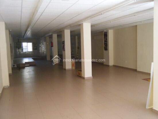 Retail in Cáceres, Cáceres for lease - Building Photo - Image 2 of 19