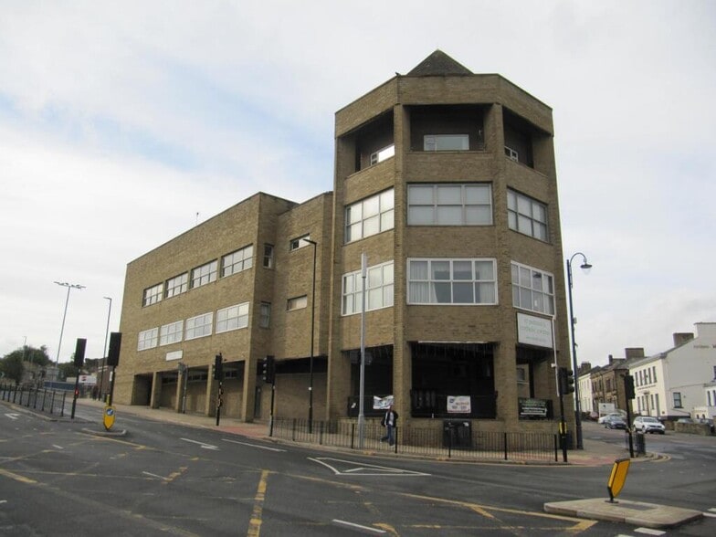 2 Trinity St, Huddersfield for sale - Building Photo - Image 1 of 1