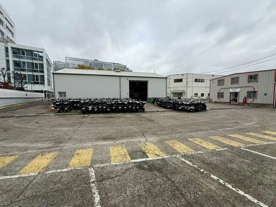 Flex in Saint-Denis for lease Building Photo- Image 1 of 9