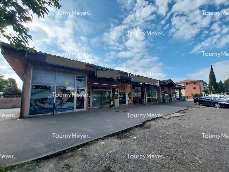 Retail in Toulouse for lease - Building Photo - Image 1 of 8