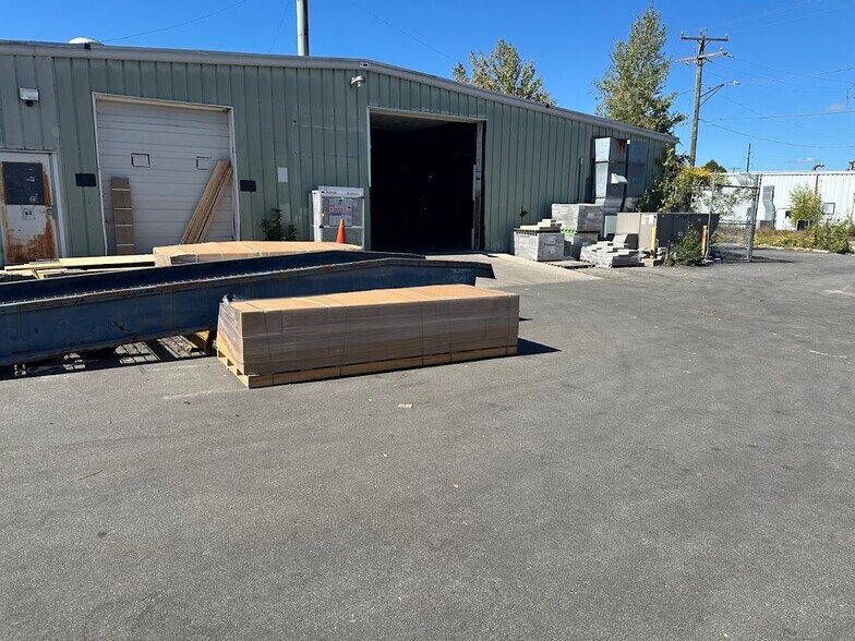 211 Gay St, Manchester, NH for lease - Building Photo - Image 2 of 3