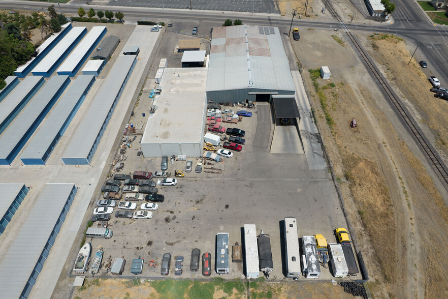 345 N 19th Ave, Lemoore, CA for sale - Building Photo - Image 3 of 23