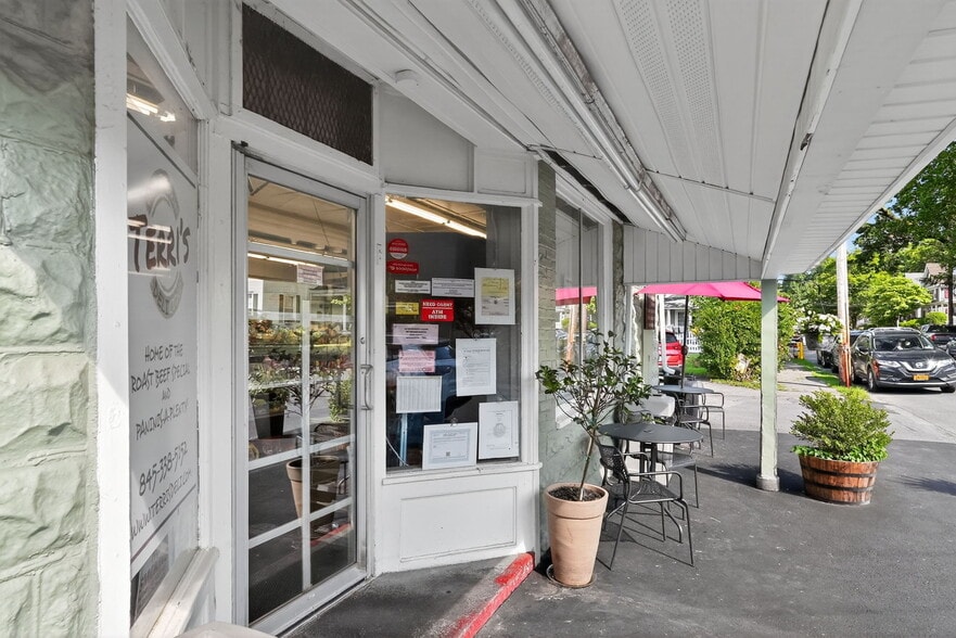 56 Emerson St, Kingston, NY for sale - Building Photo - Image 2 of 19