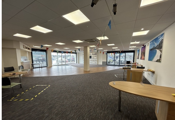 Sinfin, Derby for lease Interior Photo- Image 1 of 2